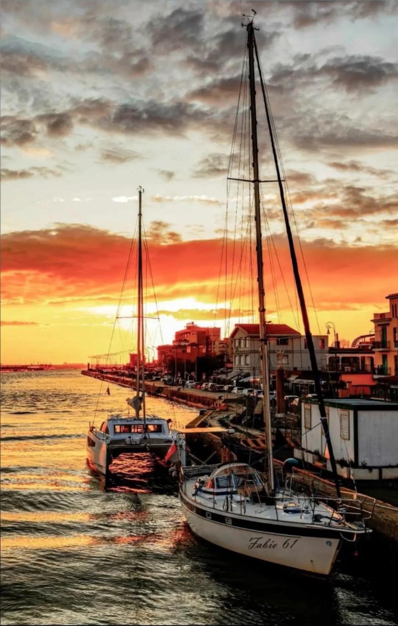 Vista Mare Fiumicino Villa Bagian luar foto
